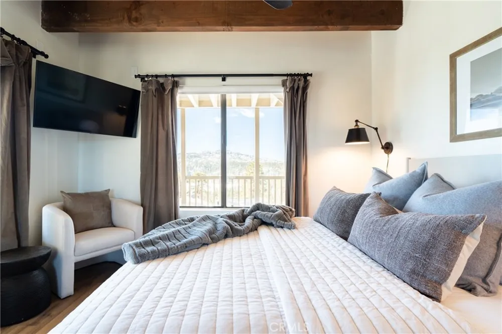 955 Deer Trail Lane Fawnskin, CA 92333