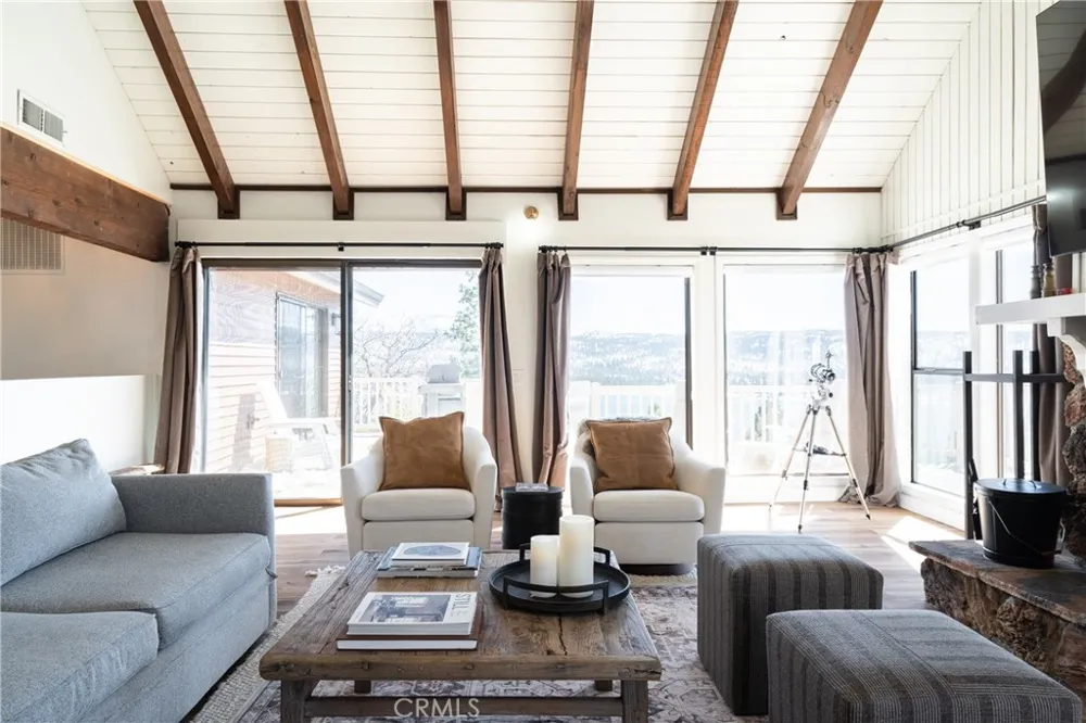 955 Deer Trail Lane Fawnskin, CA 92333