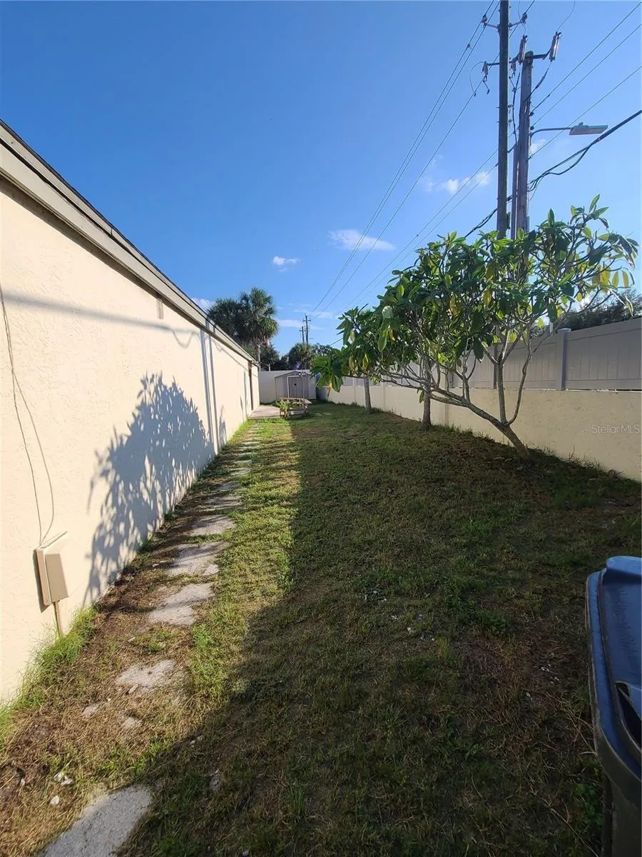 13701 LAZY OAK DRIVE Tampa, FL 33613