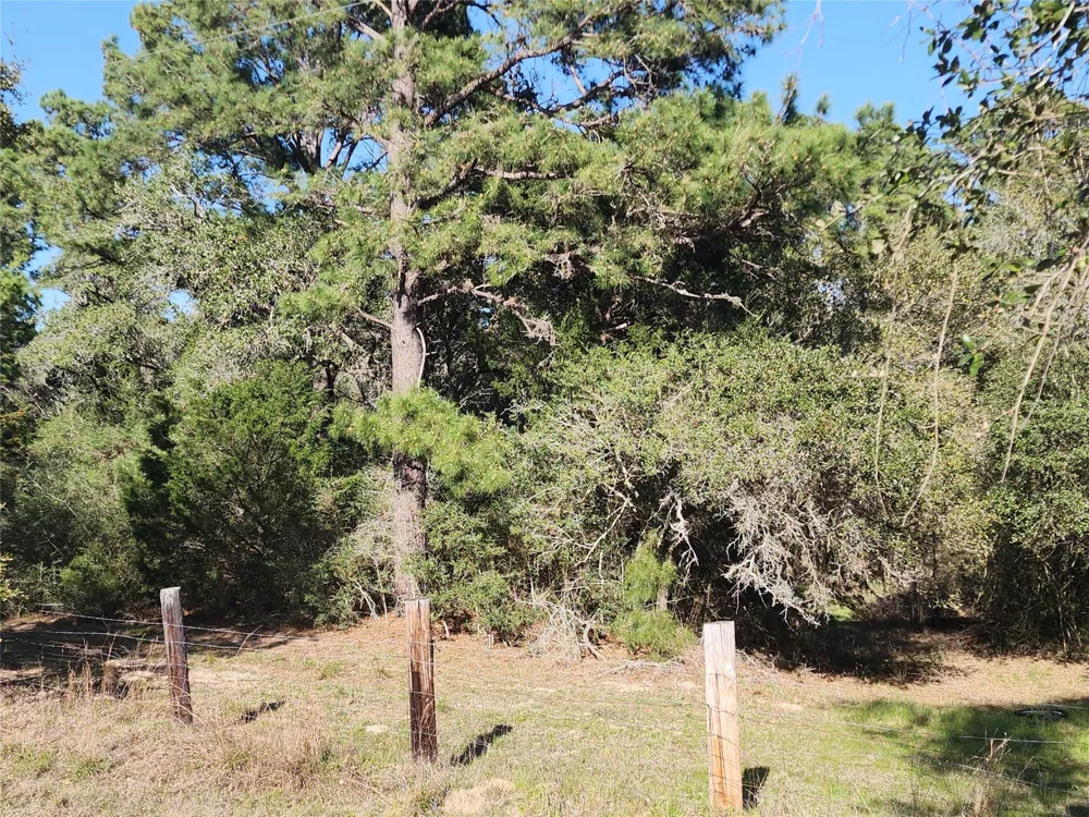 Fm-3283 Hallettsville, TX 77964