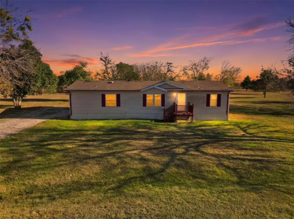 1123 Dunn Street Yoakum, TX 77995