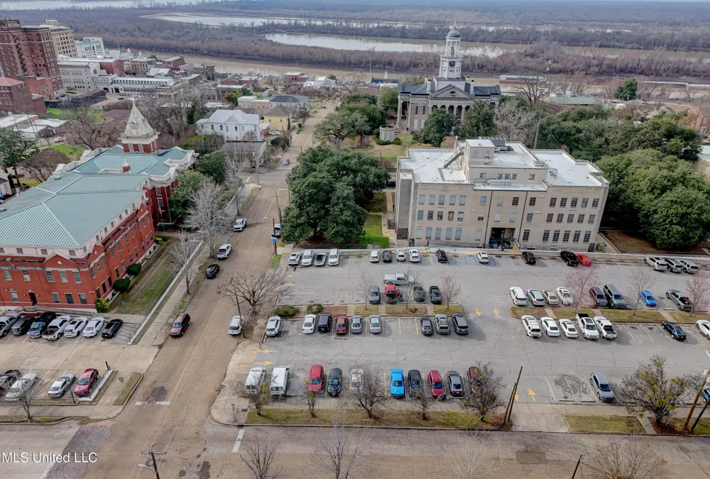 1115 Grove Street Vicksburg, MS 39183