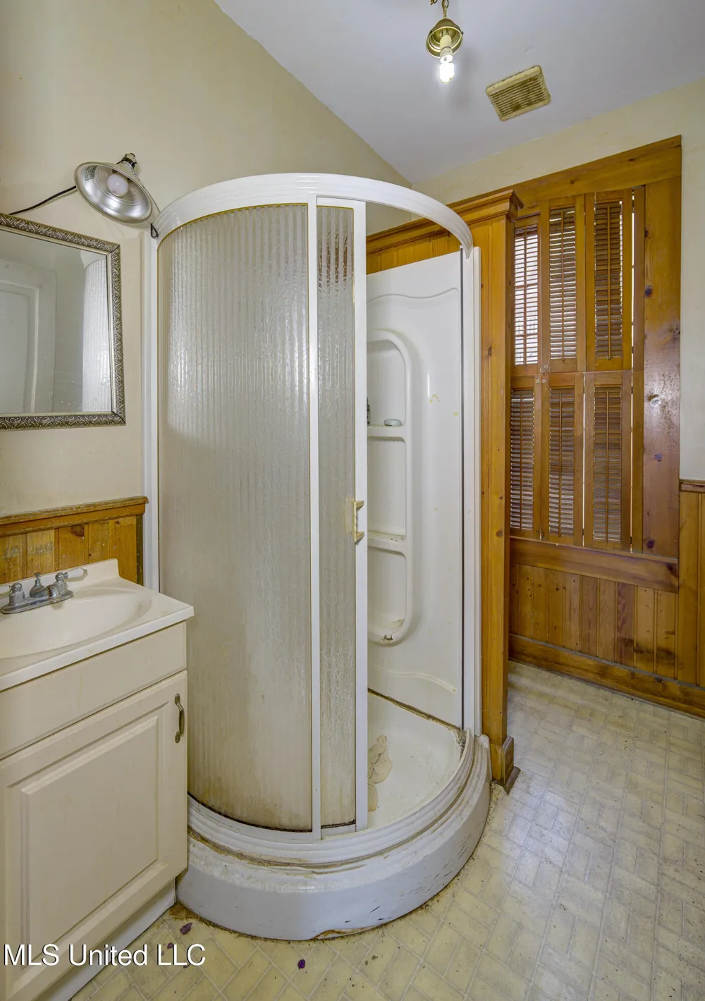 1115 Grove Street Vicksburg, MS 39183