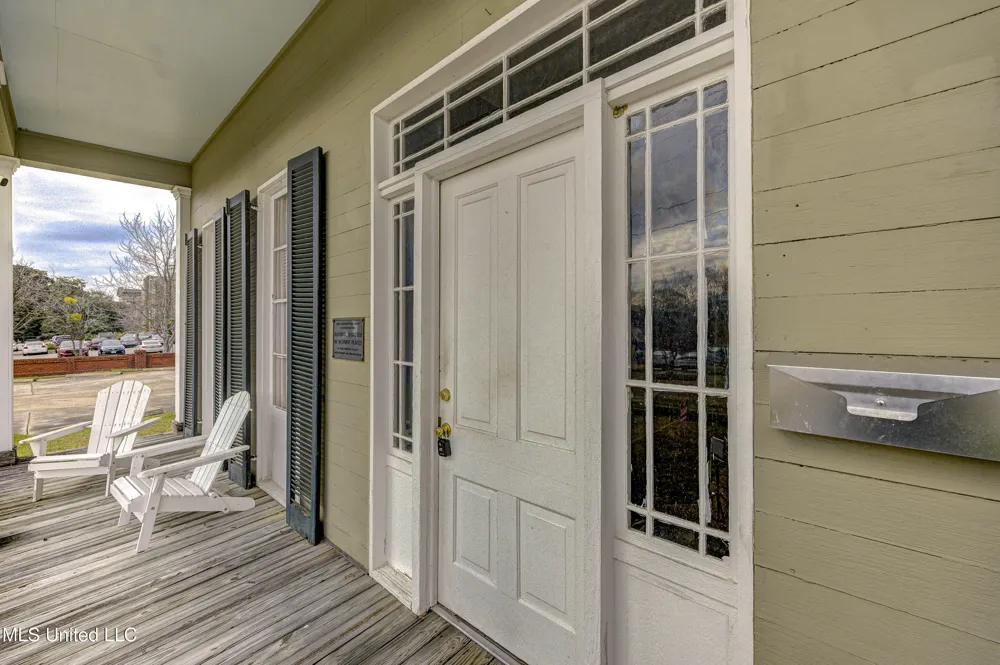 1115 Grove Street Vicksburg, MS 39183