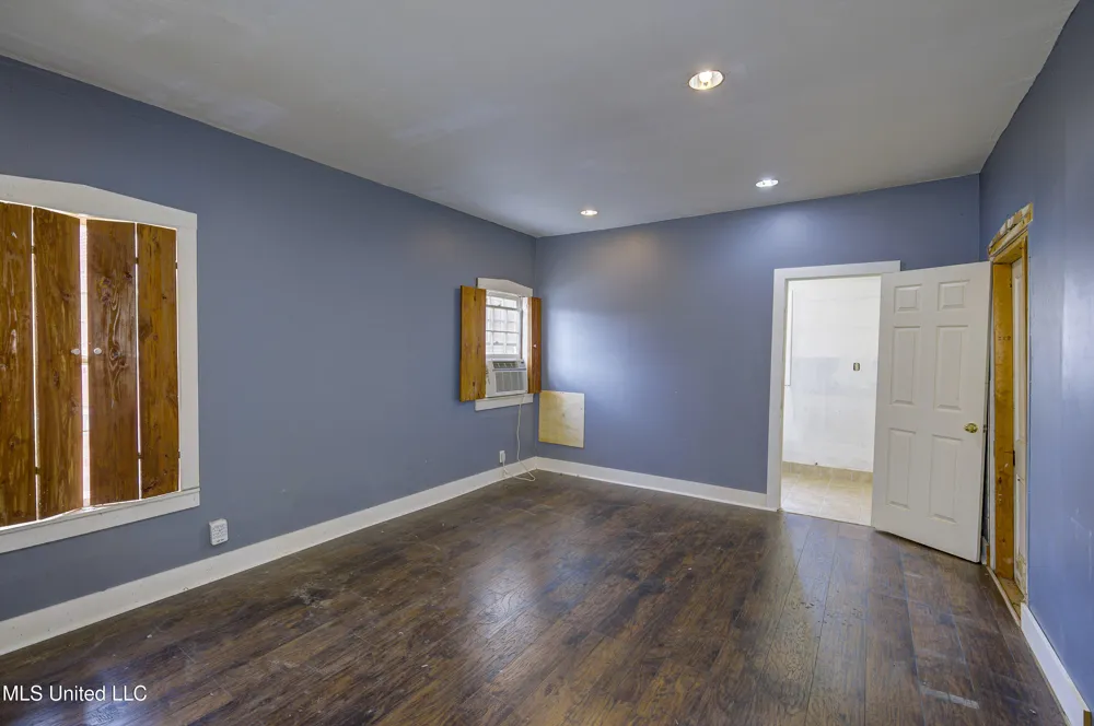 1115 Grove Street Vicksburg, MS 39183