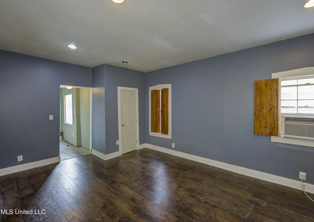 1115 Grove Street Vicksburg, MS 39183