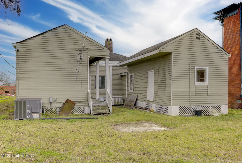 1115 Grove Street Vicksburg, MS 39183