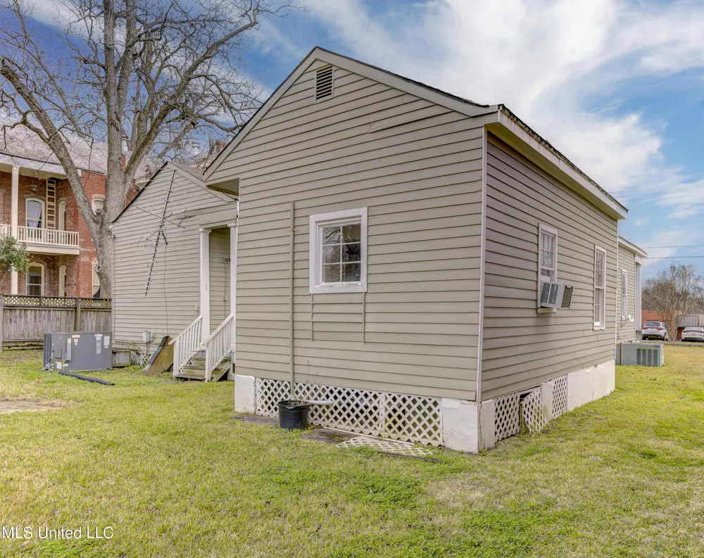 1115 Grove Street Vicksburg, MS 39183