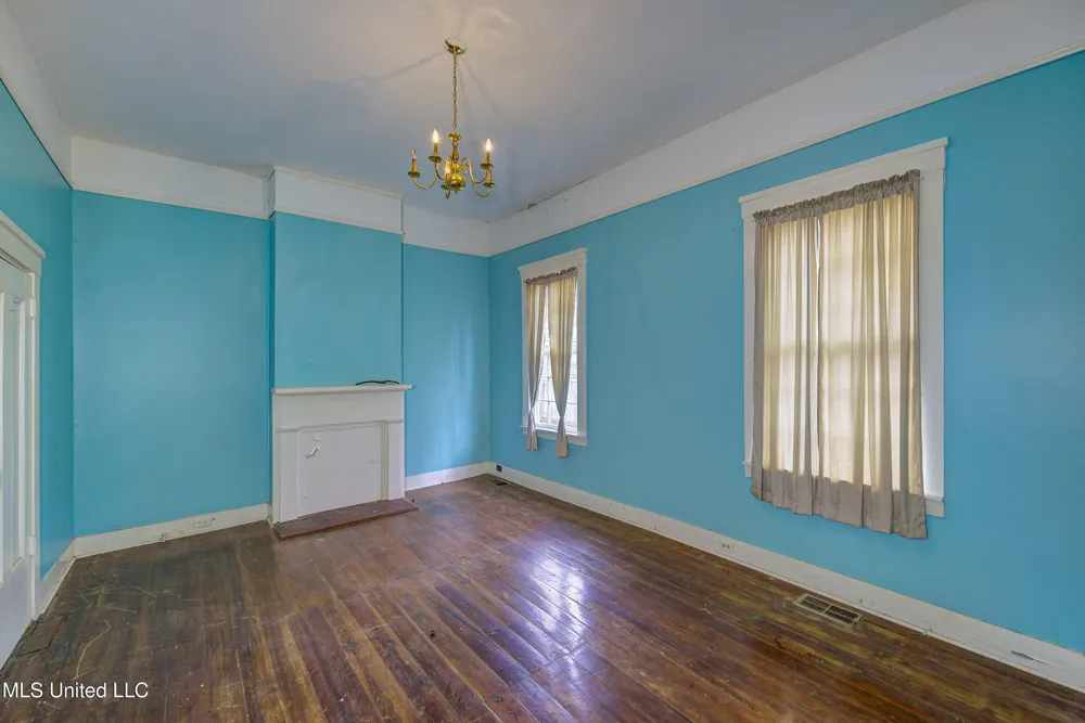 1115 Grove Street Vicksburg, MS 39183