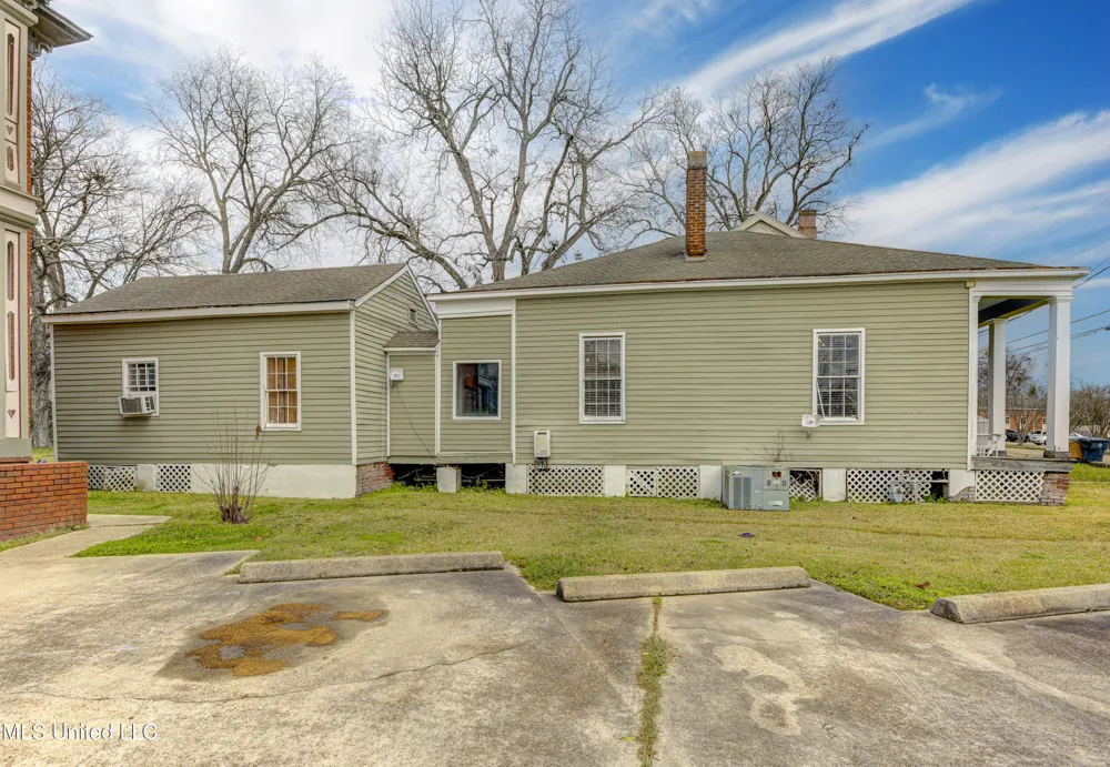 1115 Grove Street Vicksburg, MS 39183