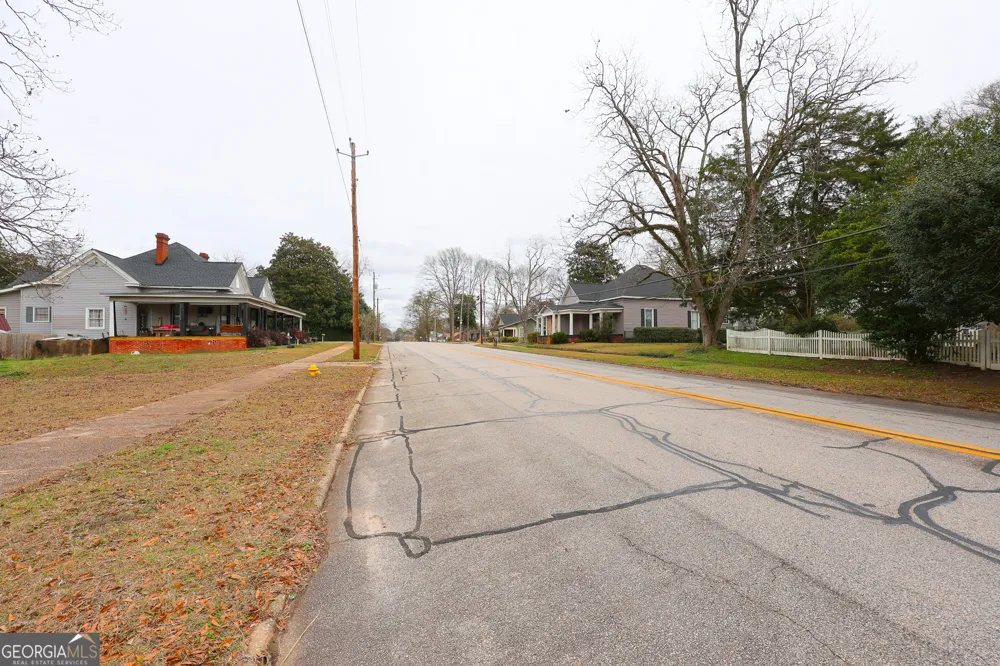 518 W Harris ST Pine Mountain, GA 31822