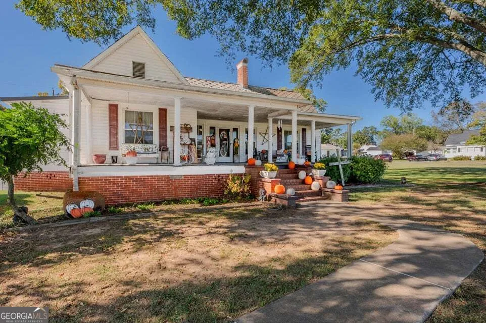 69 Myers AVE Trion, GA 30753