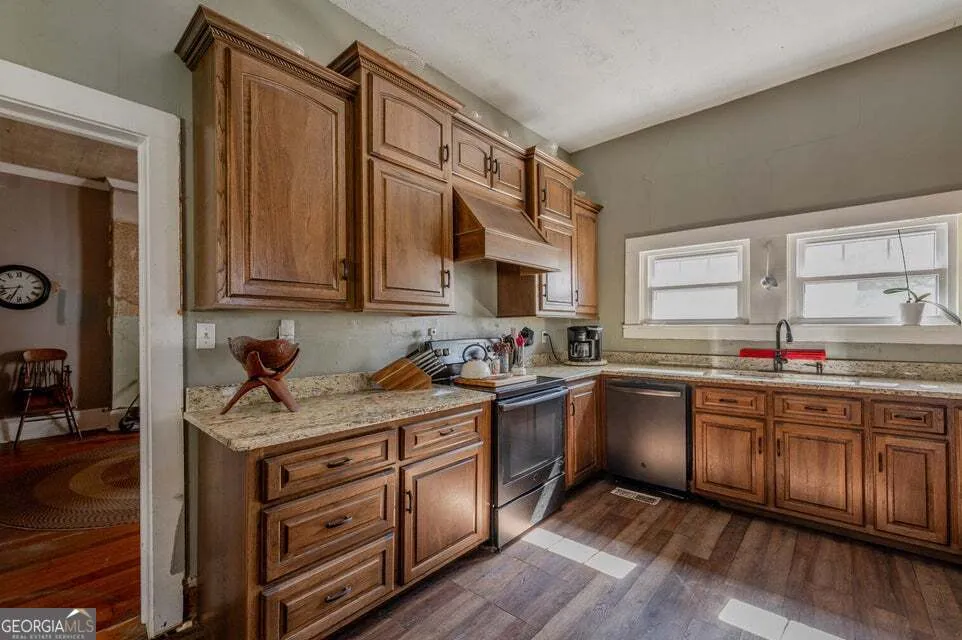 69 Myers AVE Trion, GA 30753