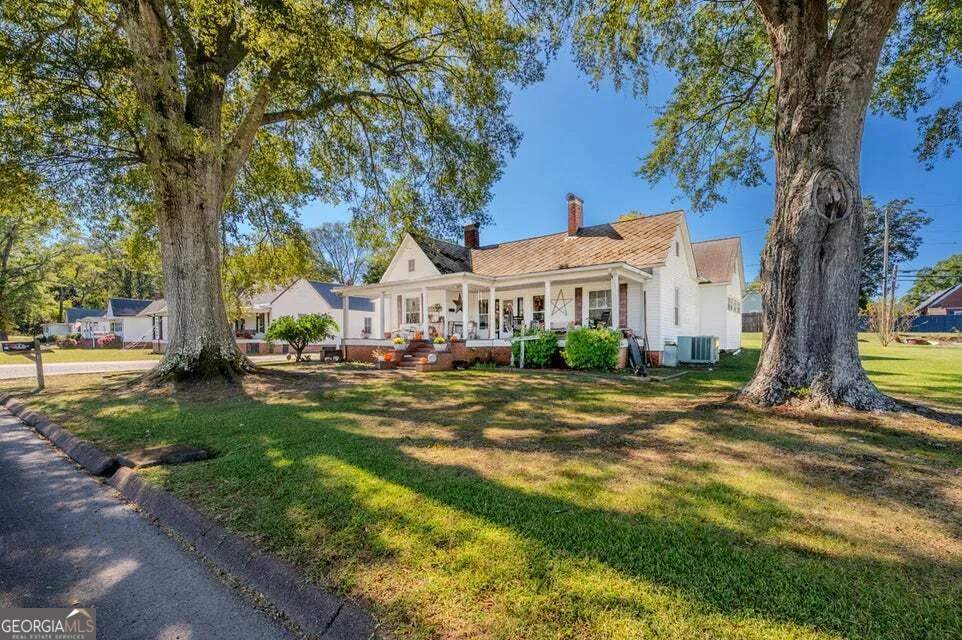 69 Myers AVE Trion, GA 30753