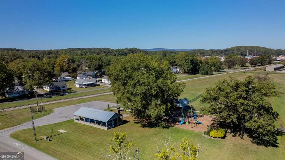 69 Myers AVE Trion, GA 30753