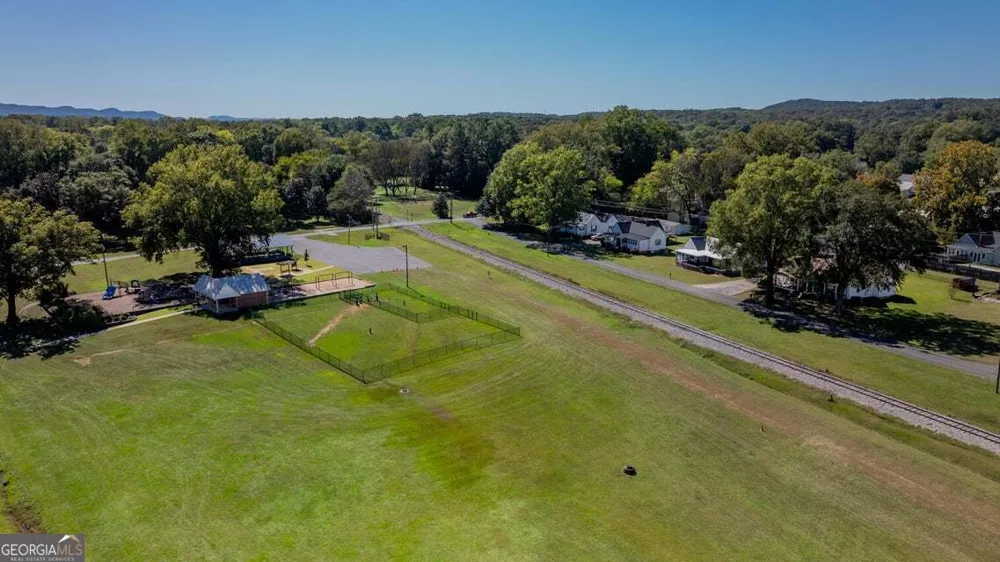 69 Myers AVE Trion, GA 30753