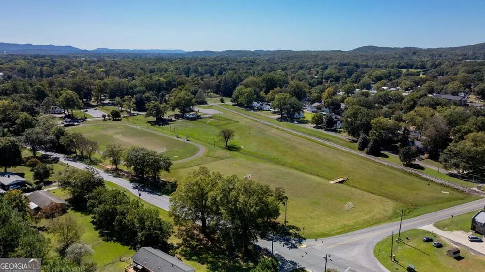 69 Myers AVE Trion, GA 30753