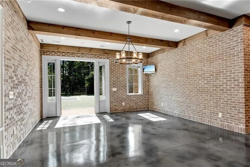 560 Lost River BND Milton, GA 30004