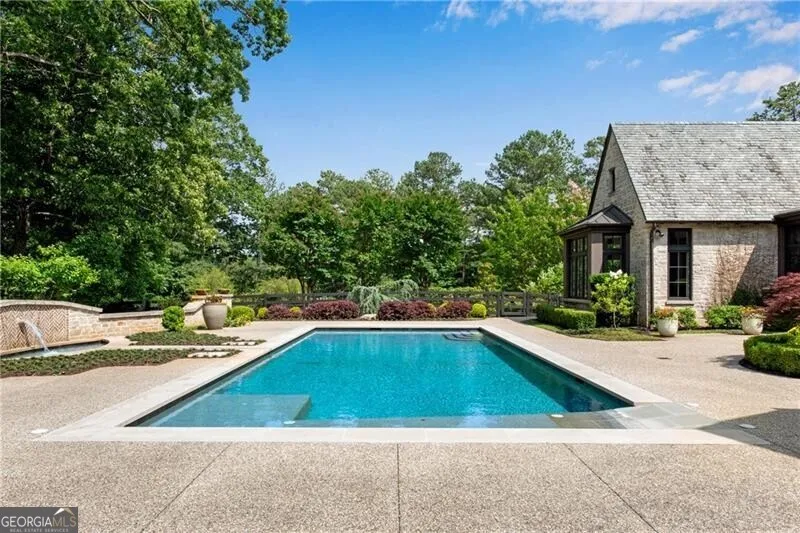 560 Lost River BND Milton, GA 30004