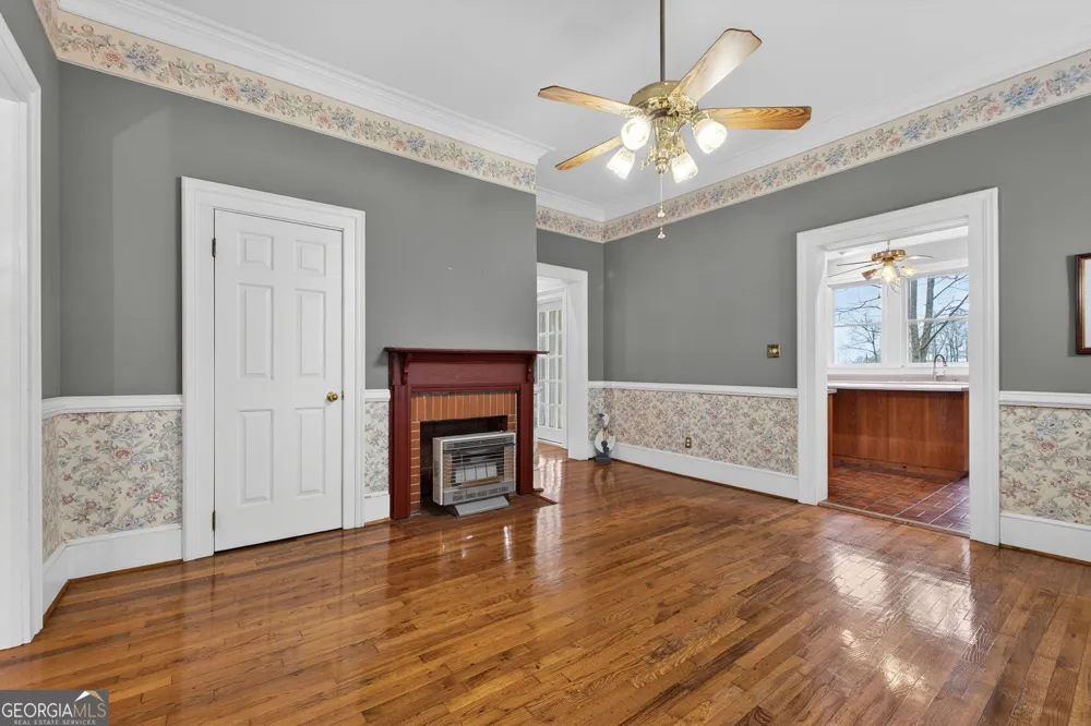 402 Tom Bell RD Milner, GA 30257