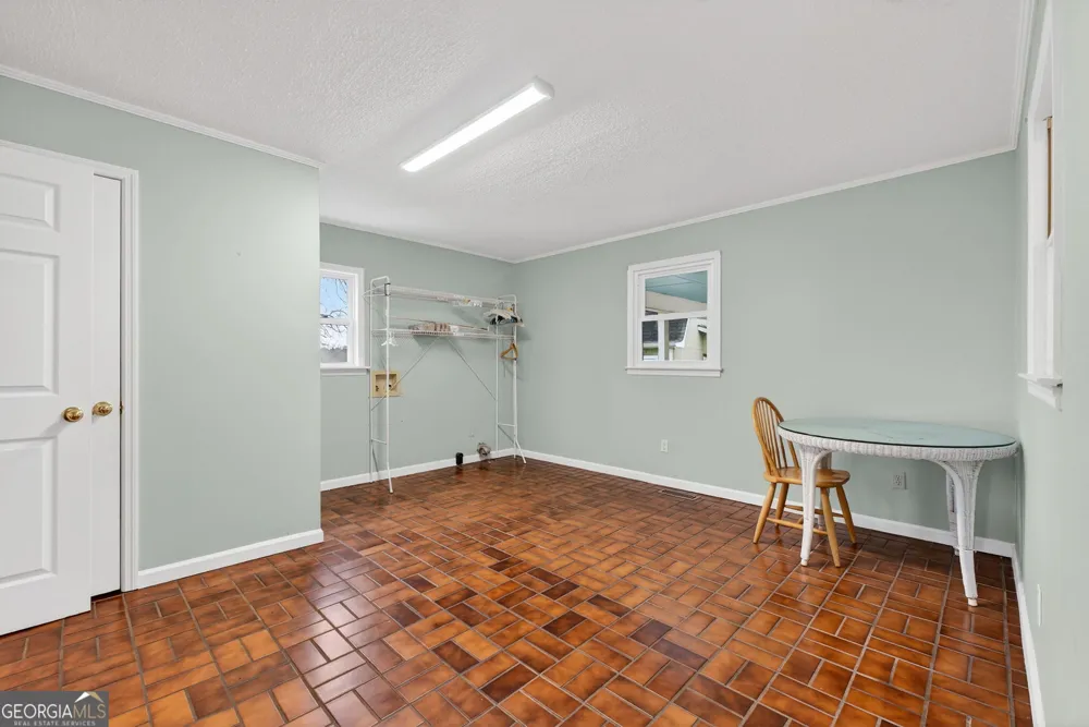 402 Tom Bell RD Milner, GA 30257