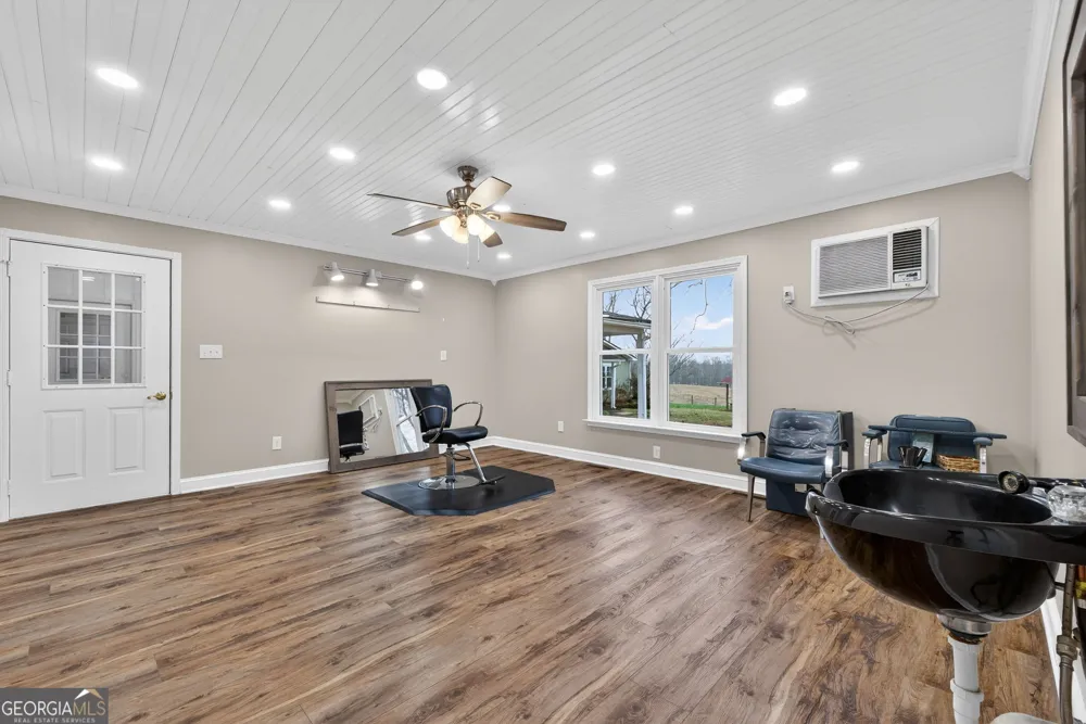 402 Tom Bell RD Milner, GA 30257