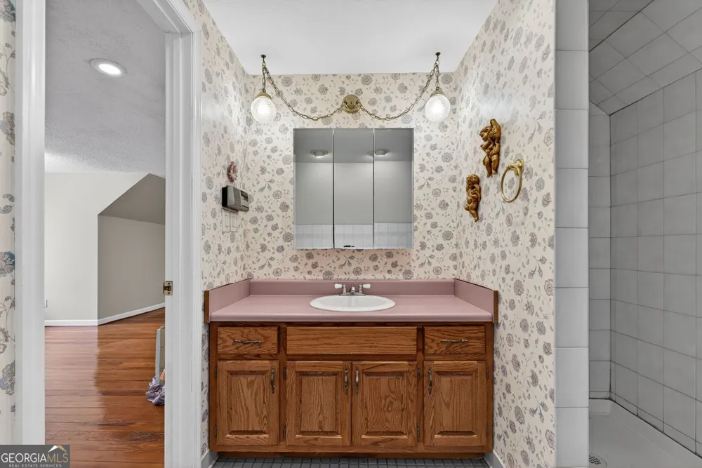 402 Tom Bell RD Milner, GA 30257