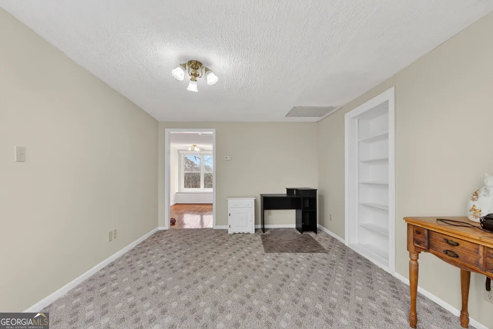 402 Tom Bell RD Milner, GA 30257