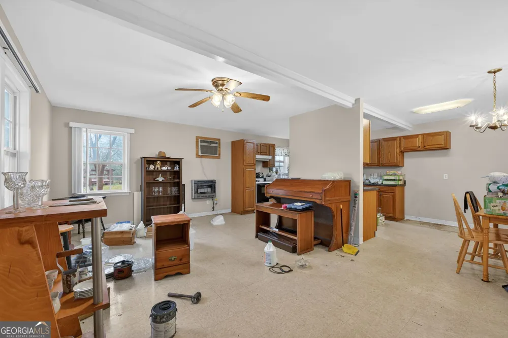 402 Tom Bell RD Milner, GA 30257