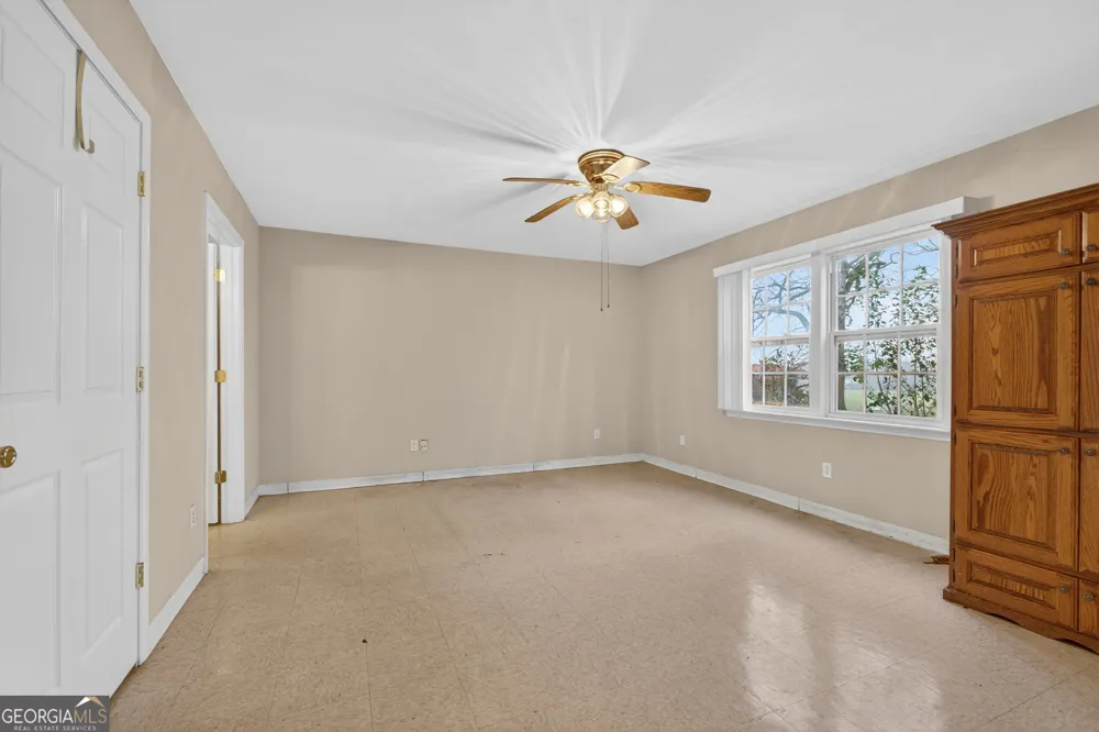 402 Tom Bell RD Milner, GA 30257