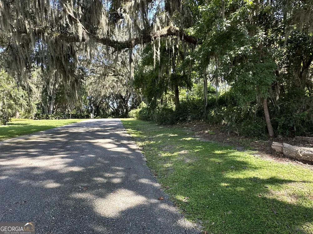 1231 River DR SW Darien, GA 31305