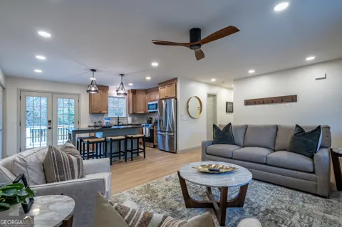 26 Jennifer LN