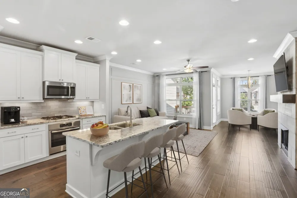 3899 Glenview Club Lane