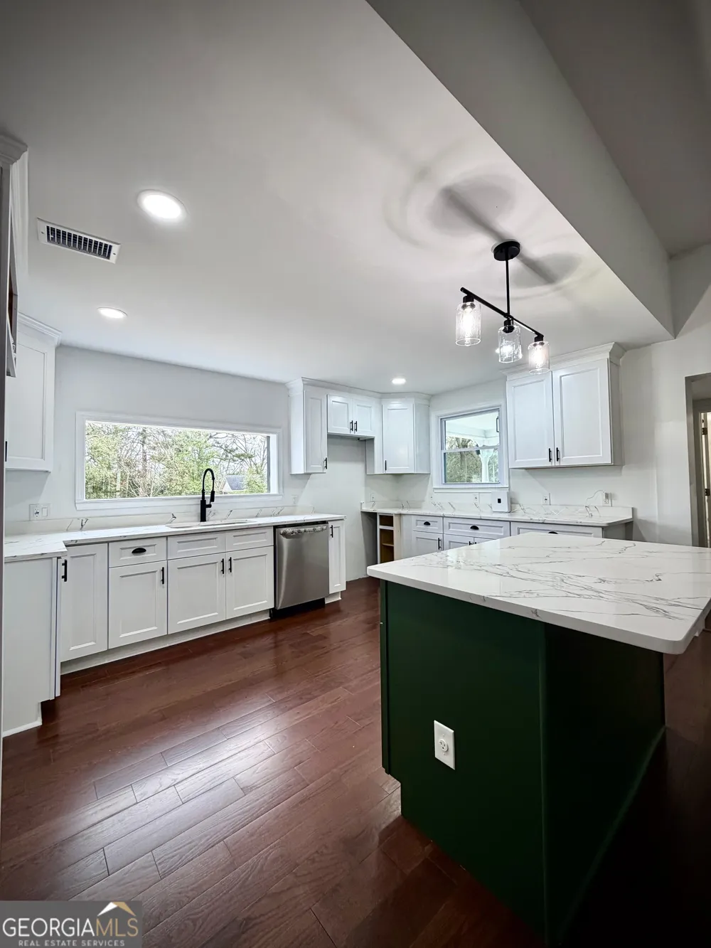 106 N Line ST Dexter, GA 31019