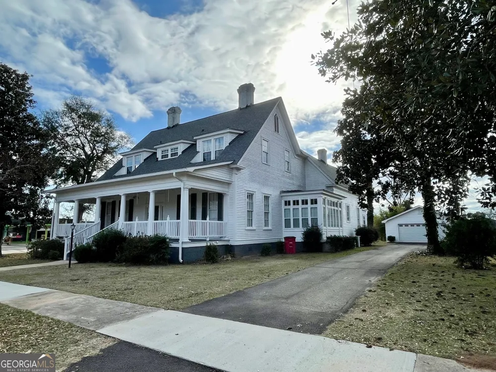 302 W 7th ST Louisville, GA 30434