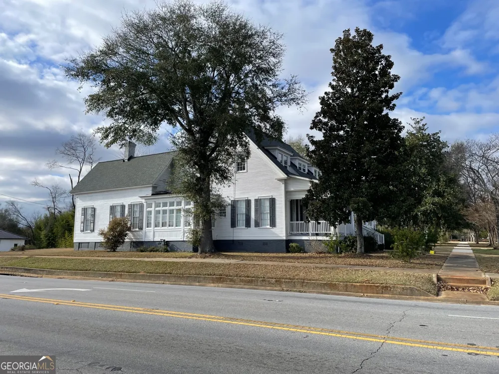 302 W 7th ST Louisville, GA 30434