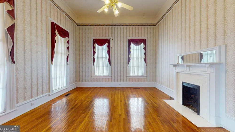 302 W 7th ST Louisville, GA 30434