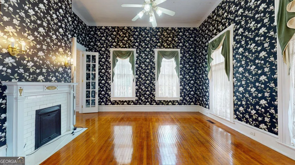 302 W 7th ST Louisville, GA 30434