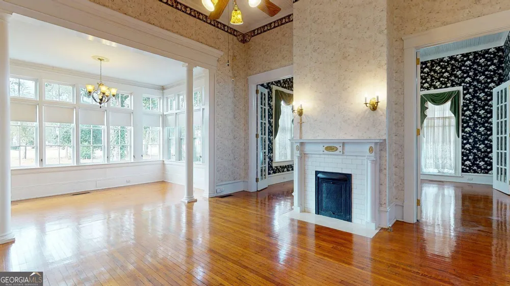 302 W 7th ST Louisville, GA 30434