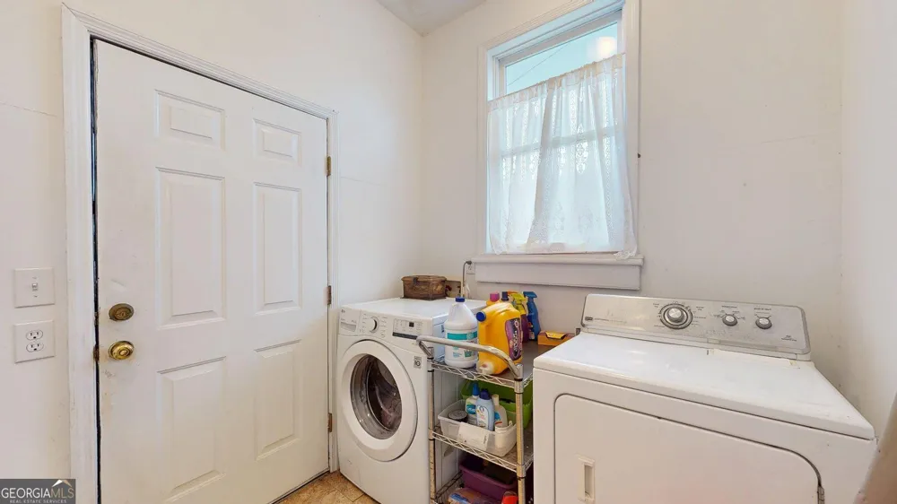 302 W 7th ST Louisville, GA 30434