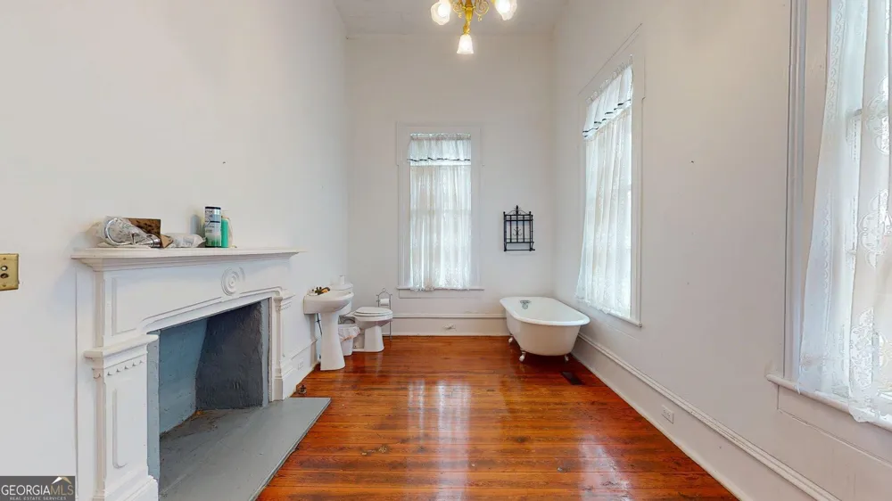 302 W 7th ST Louisville, GA 30434
