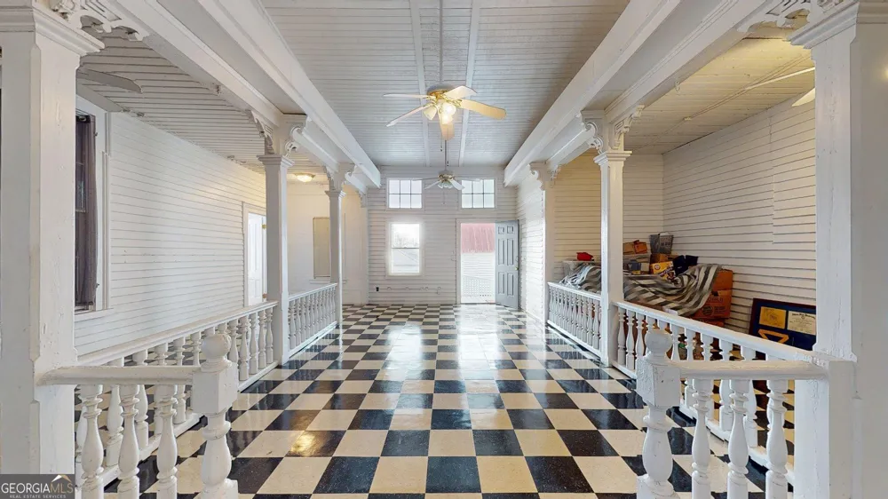 302 W 7th ST Louisville, GA 30434