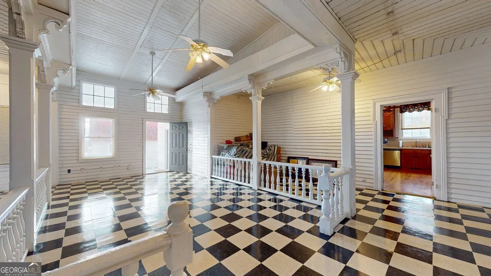 302 W 7th ST Louisville, GA 30434