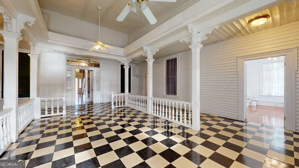 302 W 7th ST Louisville, GA 30434