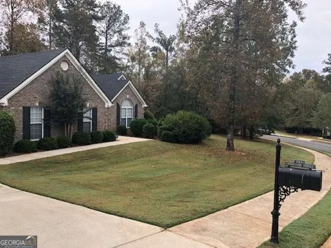 225 Lexington CIR
