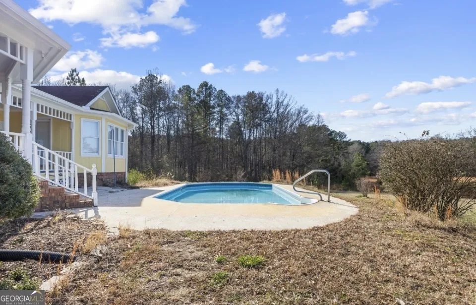 1776 Wax RD SE Silver Creek, GA 30173