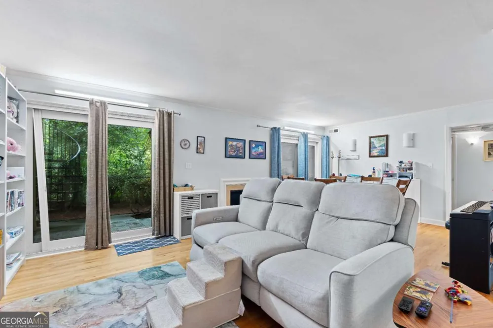 5400 Roswell Road #APT L6