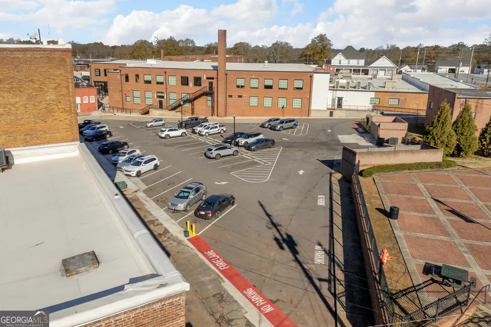1642 S Broad ST Commerce, GA 30529