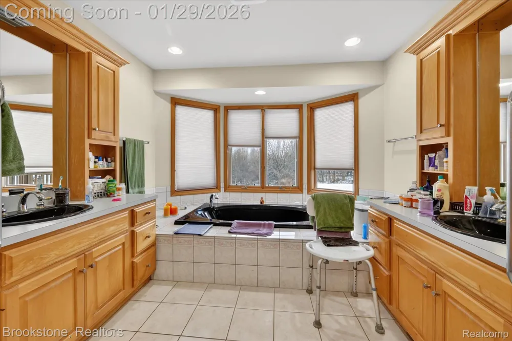 5163 Country Squire Road Dryden Township, MI 48428