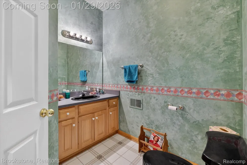 5163 Country Squire Road Dryden Township, MI 48428